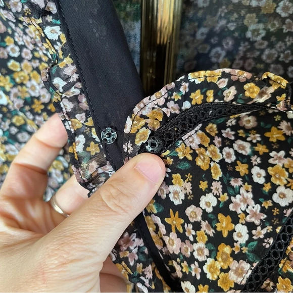 ASTR THE LABEL ~ Ximena Dark Ditsy Floral Faux Wrap Peplum Top in Black Mustard - Picture 5 of 13